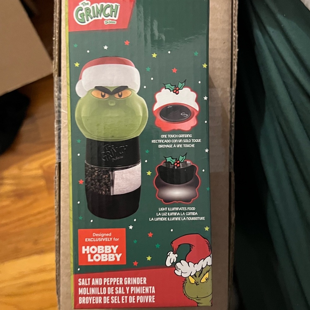 Dr. Seuss The Grinch Salt and Pepper Grinder - Green and Black